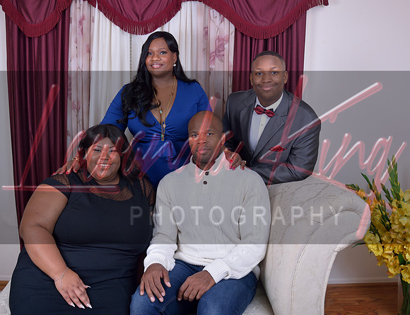Indoor lifestyle family portrait on couch in Waldorf, MD